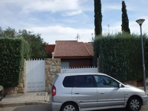 Piso en calle de Aries, 3